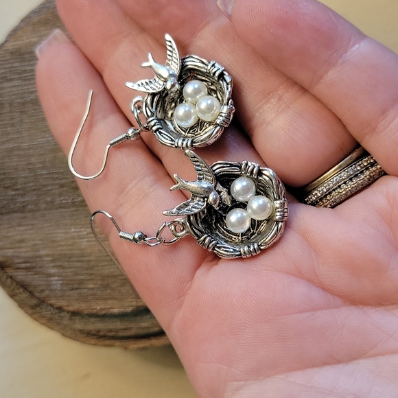 Sparrow and Nest Dangle Earrings, faux pearl eggs - Picture 4 of 6